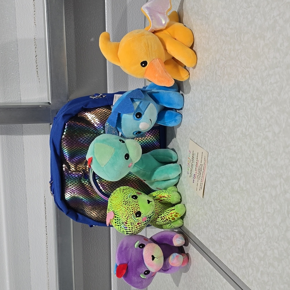 Pomkinz Dinosaur Pet Pals Set of‎ 5 Stuffed Dinosaurs Rainbow Bag. NWT